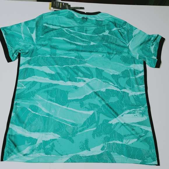 Liverpool jersey - Picture 2 of 8